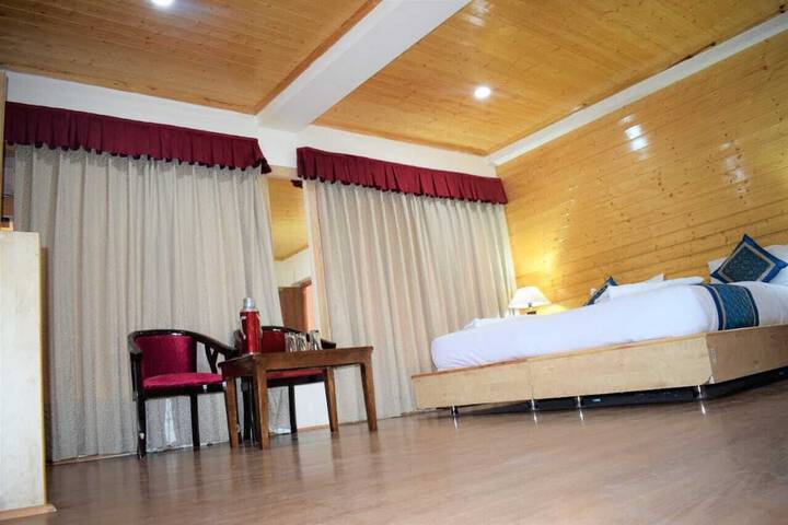 Room 11 of 24