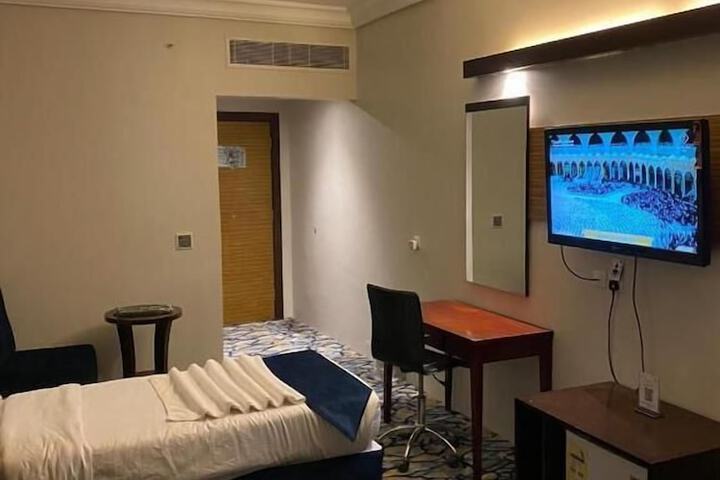 Room 12 of 26