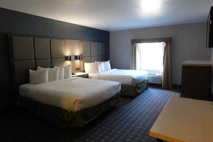 2 Queen Beds Deluxe Room (3 of 41)