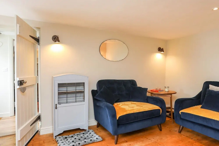 Room 2 of 14