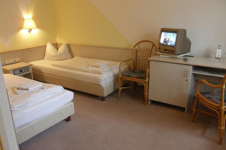 Room 15 of 50