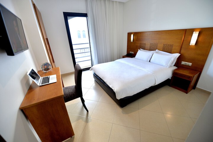 Room 11 of 50