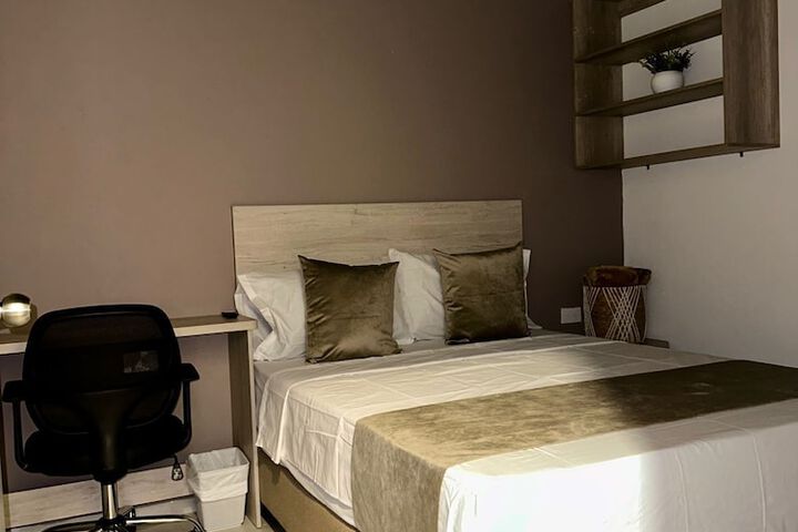 Room 19 of 38