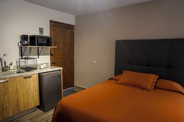 Room 3 of 48