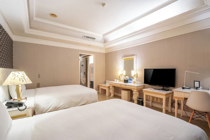 Room 22 of 63