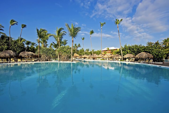 Hotel with Pool