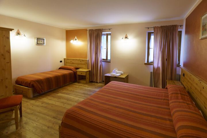 Room 6 of 26