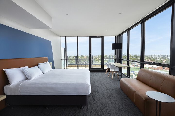Room 42 of 80
