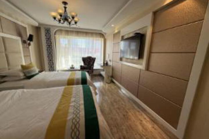 Room 9 of 9