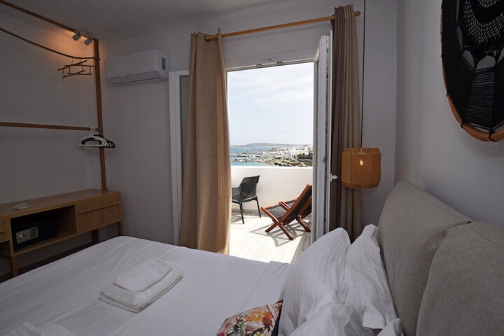 Room 18 of 191