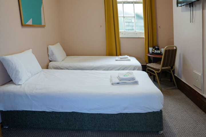 Room 34 of 61