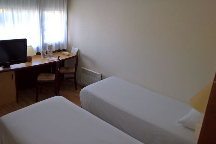 Room 3 of 45
