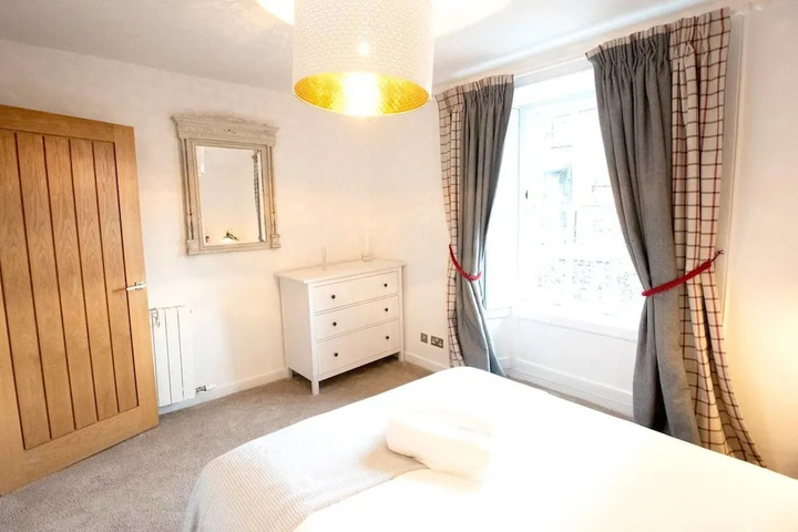 Room 6 of 20