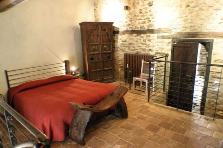Room 7 of 18