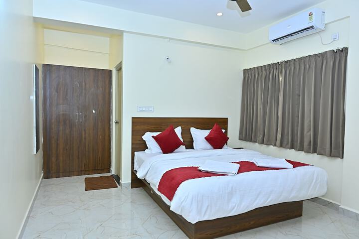 Room 9 of 15