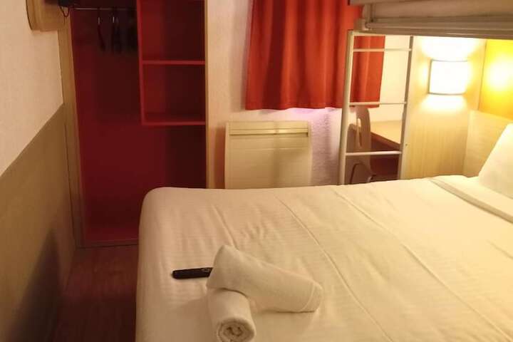 Room 4 of 46