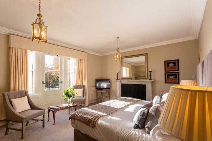 Room 20 of 240