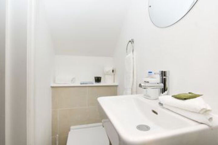 Room 5 of 19