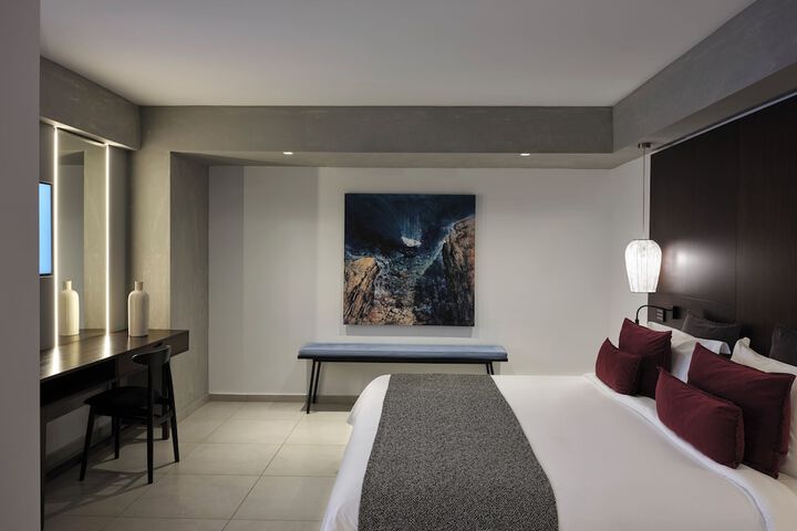 Room 12 of 68