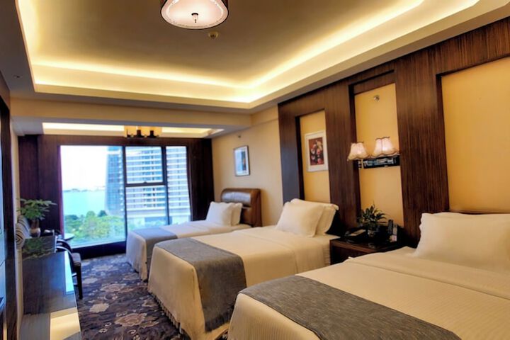 Room 10 of 49