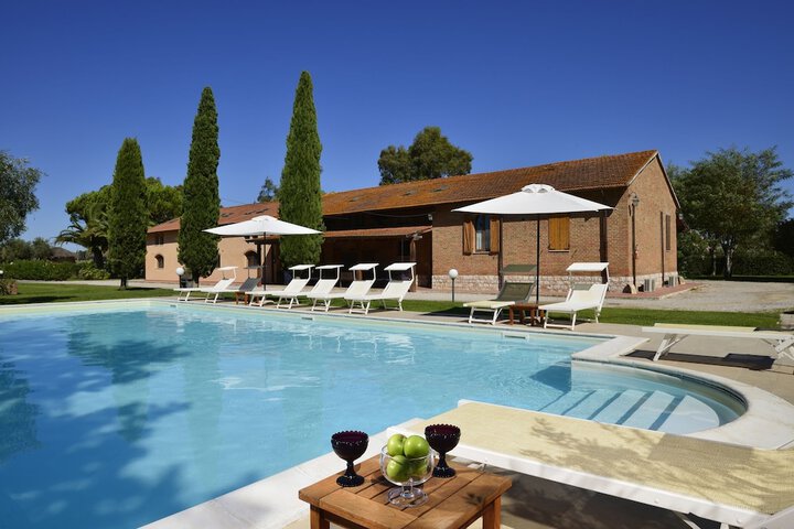Hotel Pool