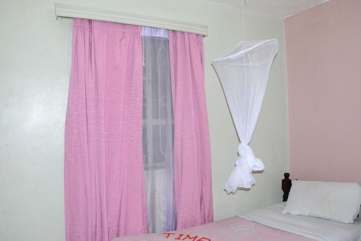 Room 18 of 23