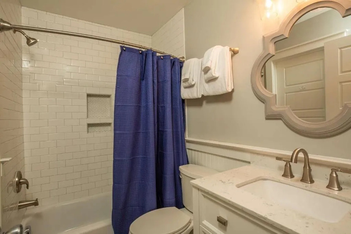 Bathroom Interior Photo