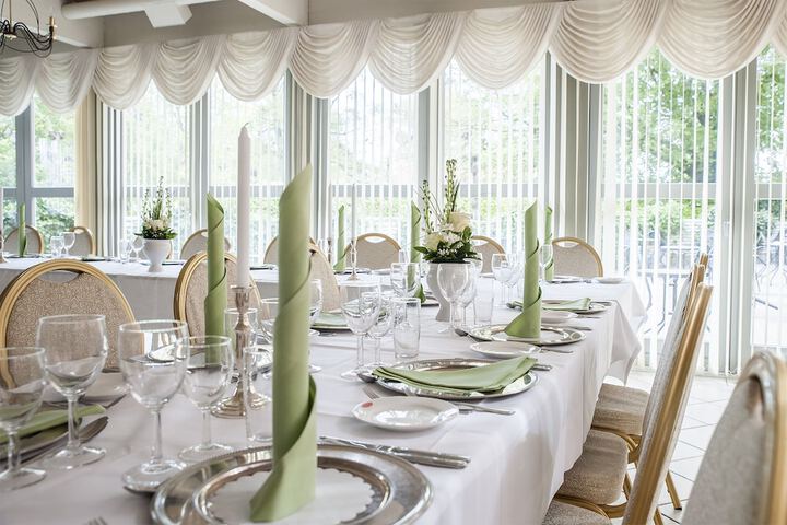 Ballroom/Hall 38 of 39
