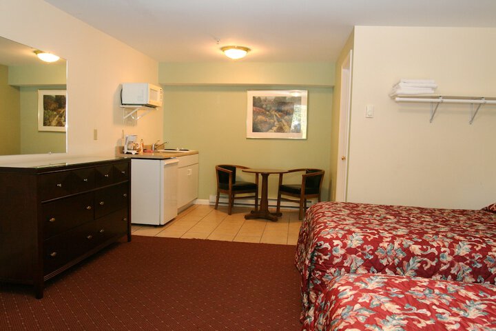 Room 16 of 106