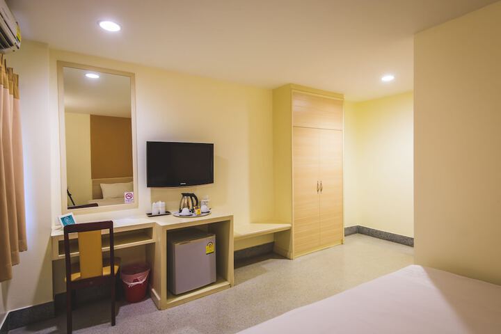 Room 6 of 39