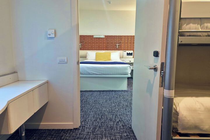 Room 8 of 92