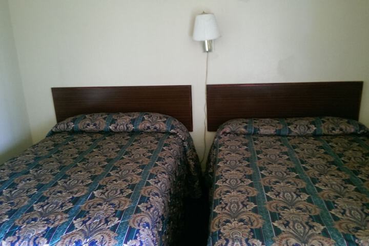 Photo of Deluxe Inn