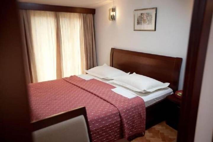 Room 4 of 35