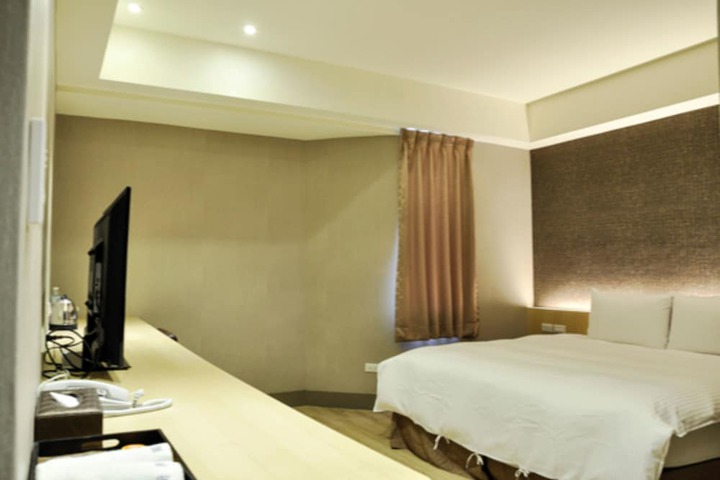 Room 10 of 50