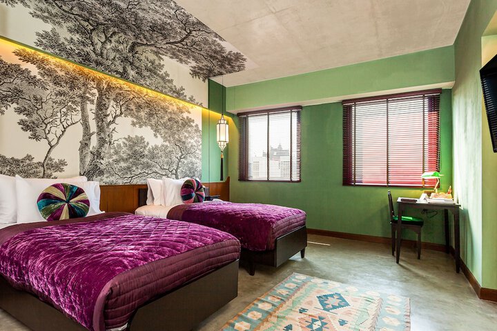 Room 11 of 48