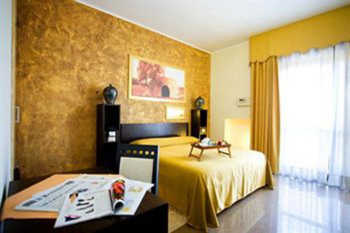 Room 16 of 31