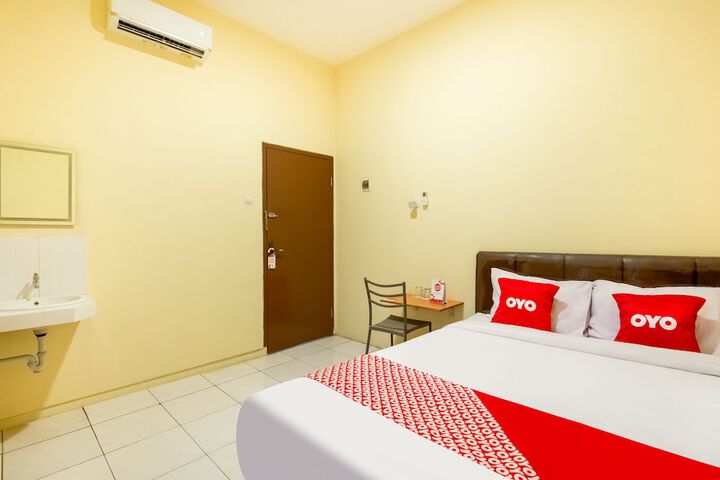 Room 11 of 28