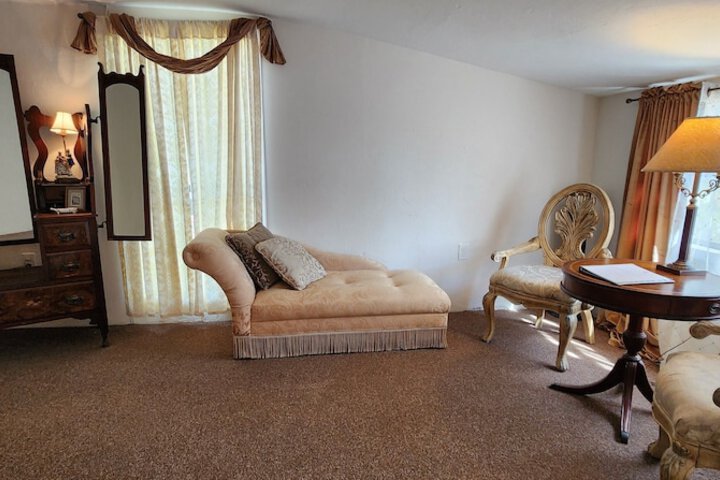 Room 25 of 109