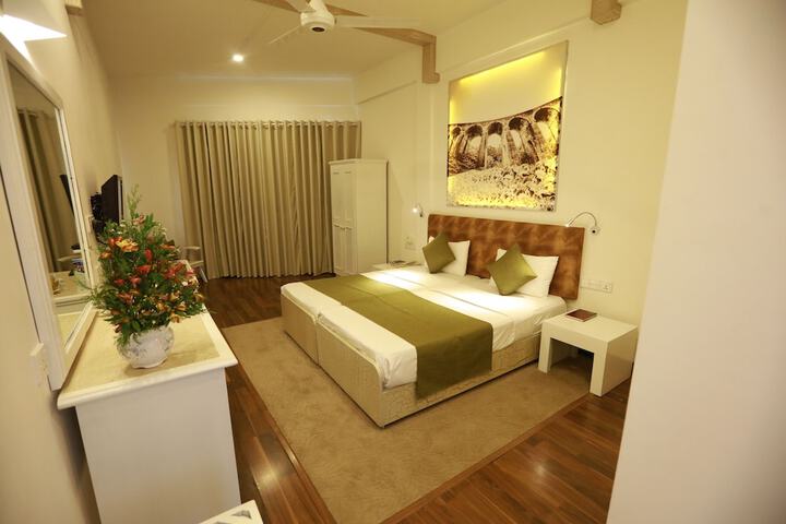 Room 10 of 48
