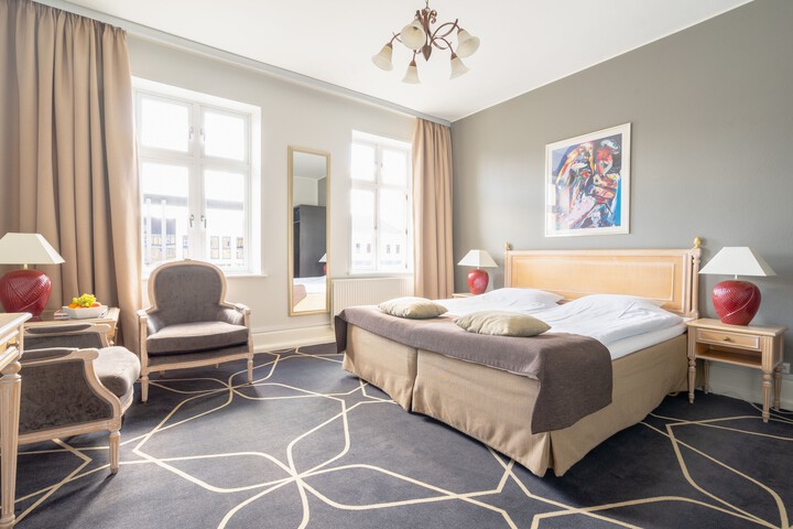 Room 5 of 27