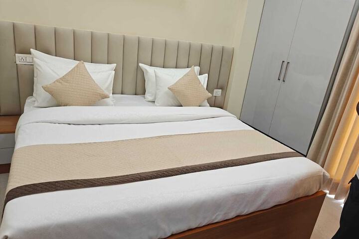 Room 5 of 26