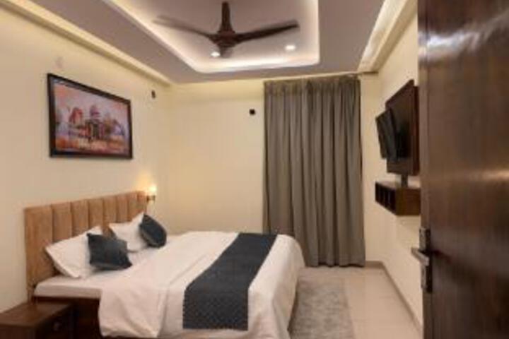 Ekaaya - Near the ganges