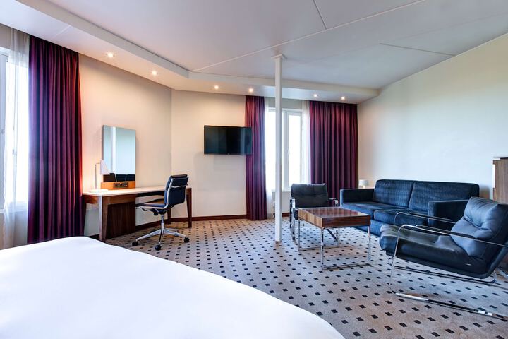 Room 13 of 61