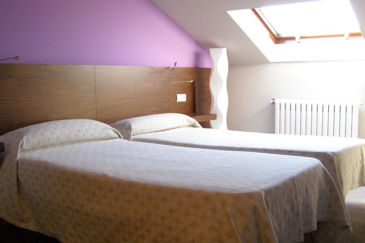 Room 7 of 33