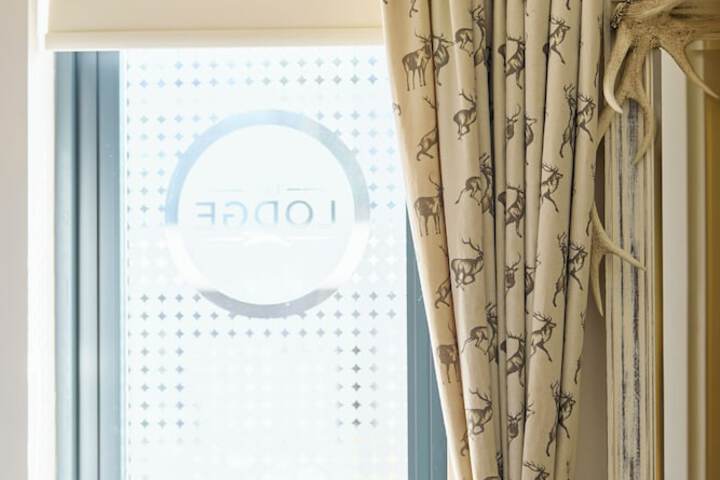 Room 5 of 44