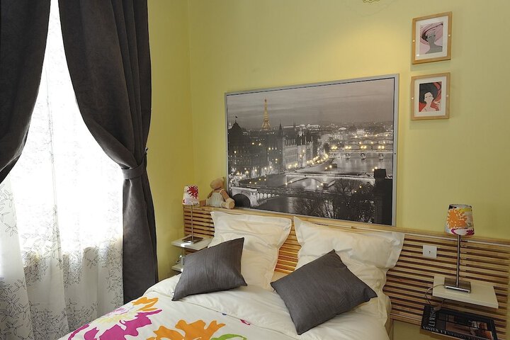 Room 8 of 648