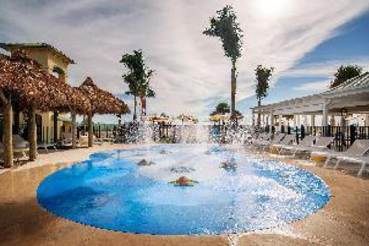 Pools & Facilities
