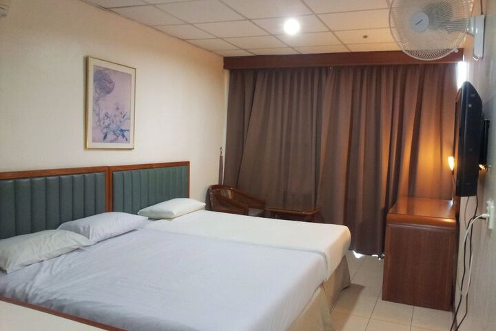 Room 10 of 50