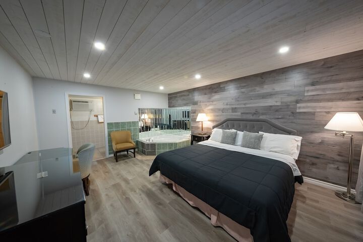 Room 17 of 43