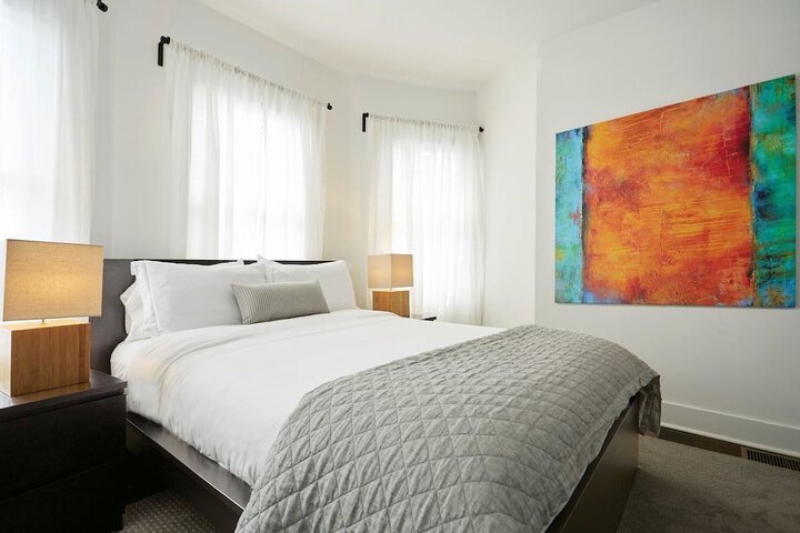 Room 4 of 94